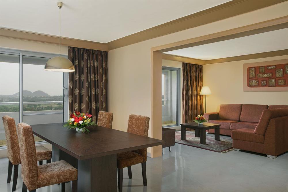 Abuja Continental Hotel Exterior photo